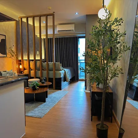 Sleek Designer Studio At Knightsbridge Residences