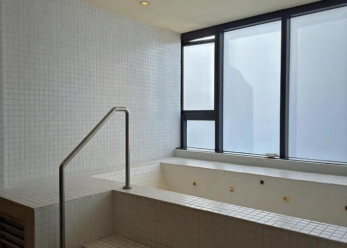 Aparthotel Sleek Designer At Knightsbridge Residences Manila
